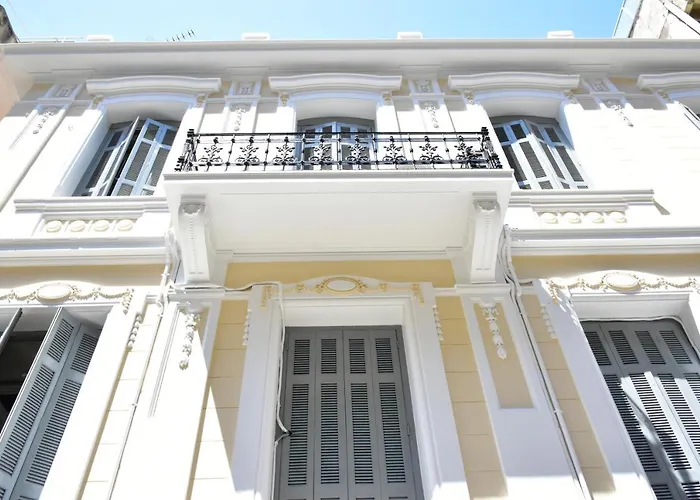 Zorbas Hotel - Hostel